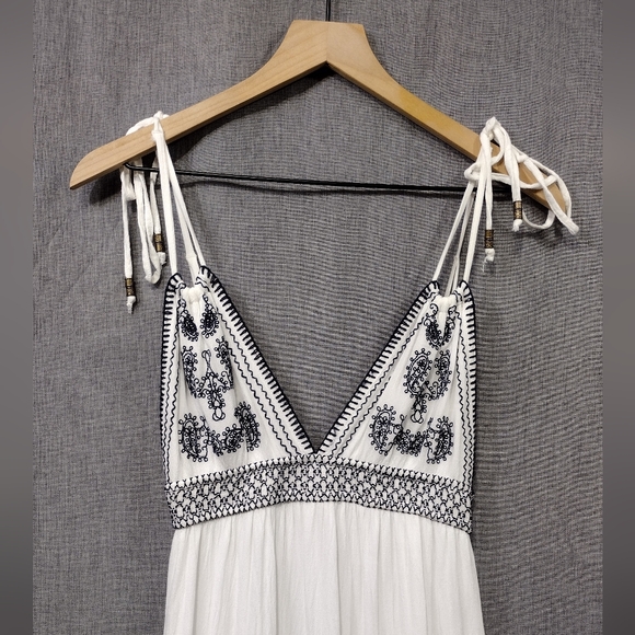 Lulus Days of Sunlight Embroidered Maxi Dress Women's S White Boho Retro Coastal - Picture 4 of 13